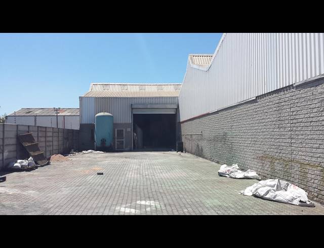 985M² FACTORY TO LET IN BLACKHEATH INDUSTRIAL